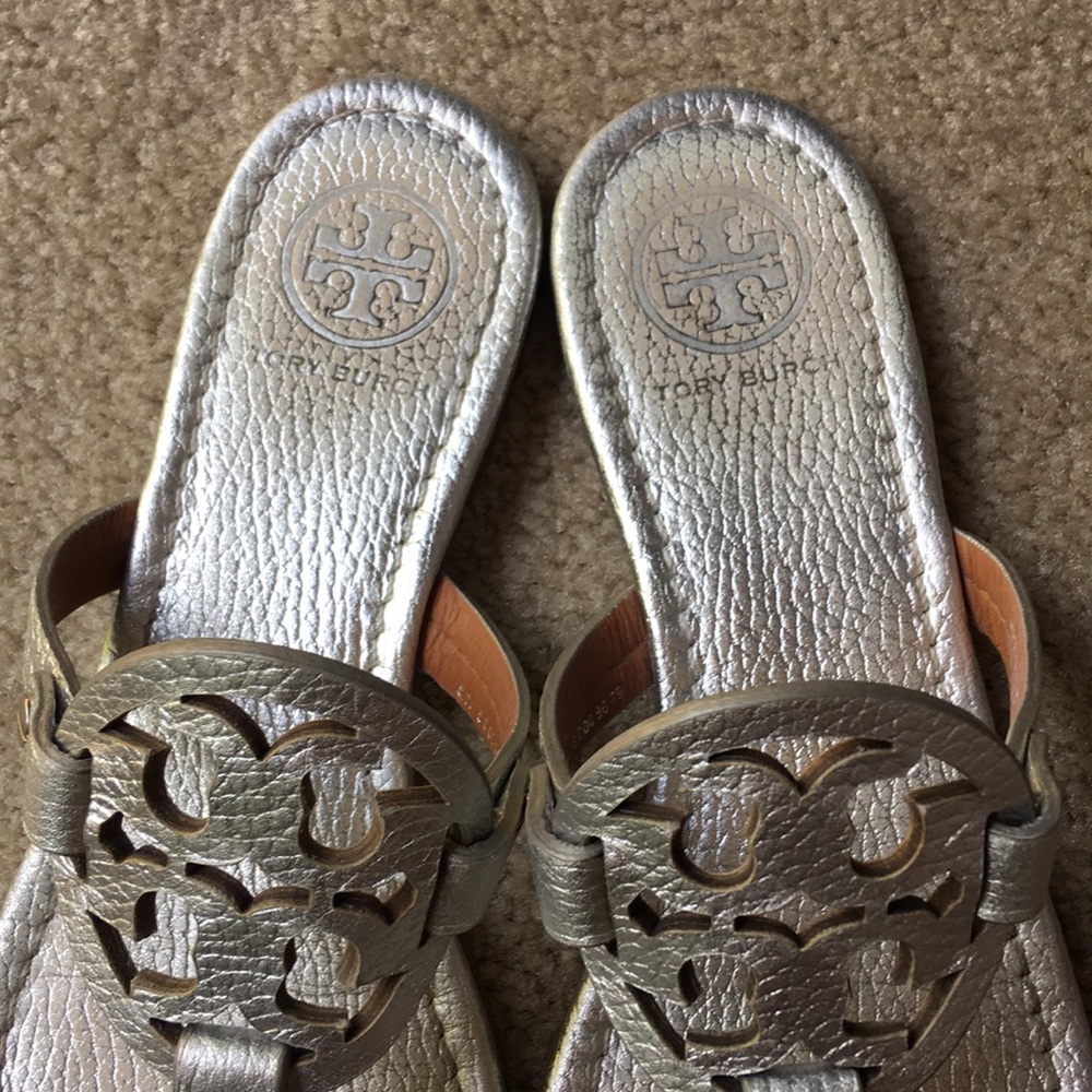 Tory Burch Tumbled Leather Silver Miller Sandals - Picture 3 of 6